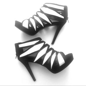 Carlos Santana Size 7.5 Platform Heel